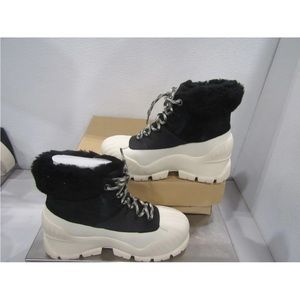 UGG Womens Adiroam Hiker Boot Size 11 Black/White